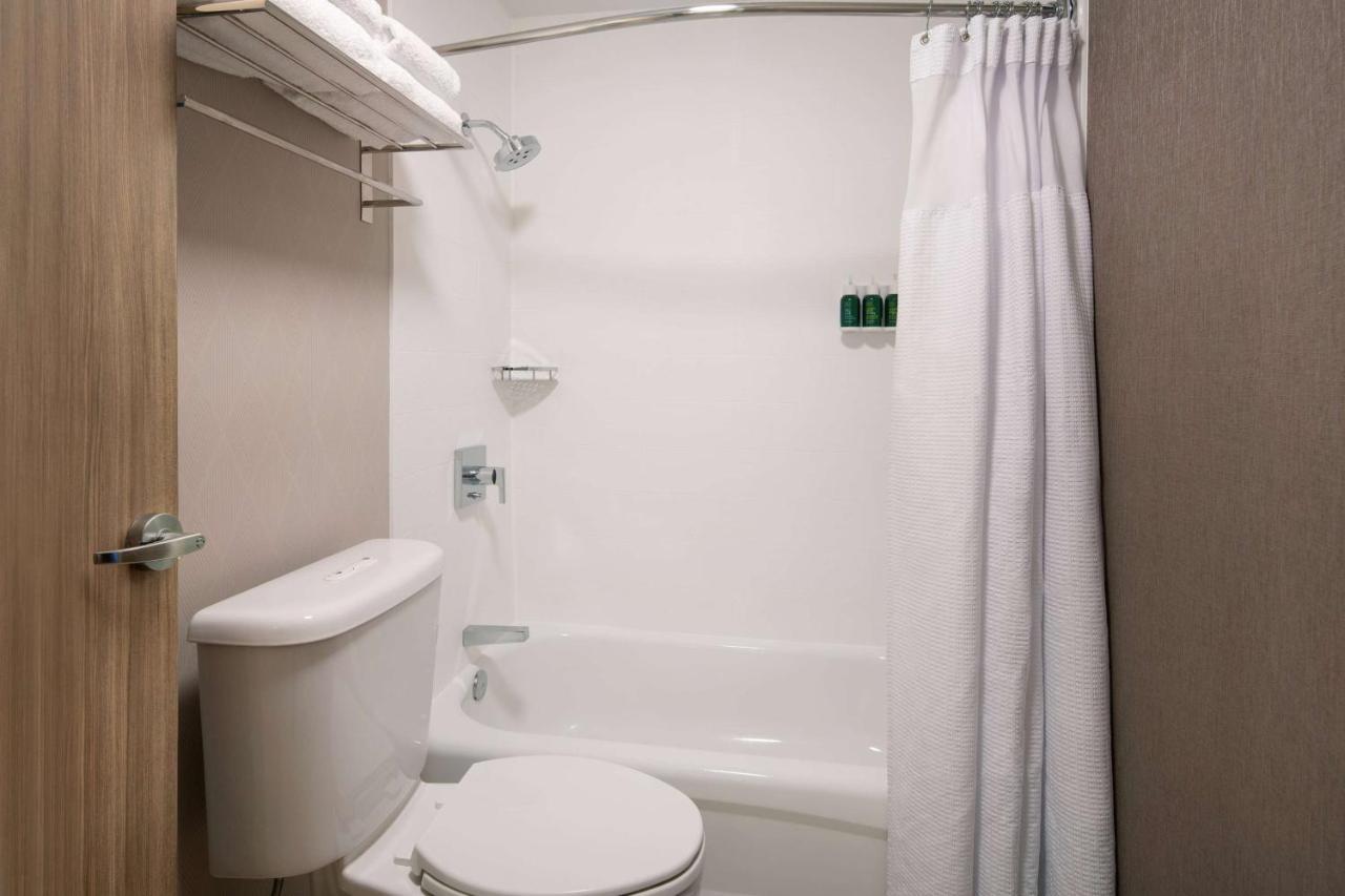 Sonesta Select Seattle Renton Suites Exterior photo