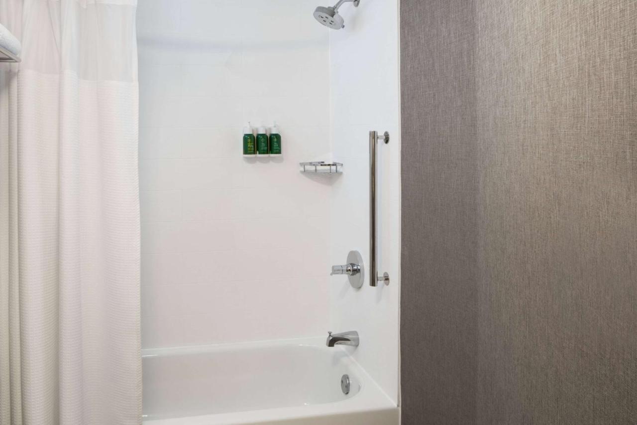 Sonesta Select Seattle Renton Suites Exterior photo