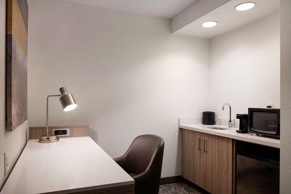 Sonesta Select Seattle Renton Suites Exterior photo