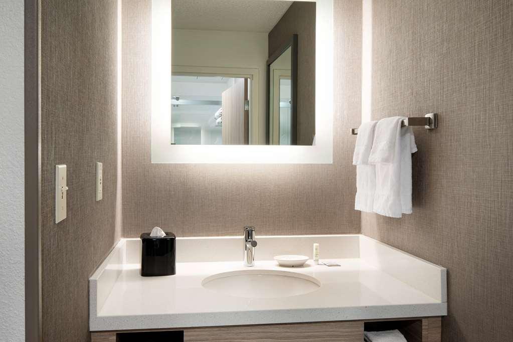 Sonesta Select Seattle Renton Suites Exterior photo